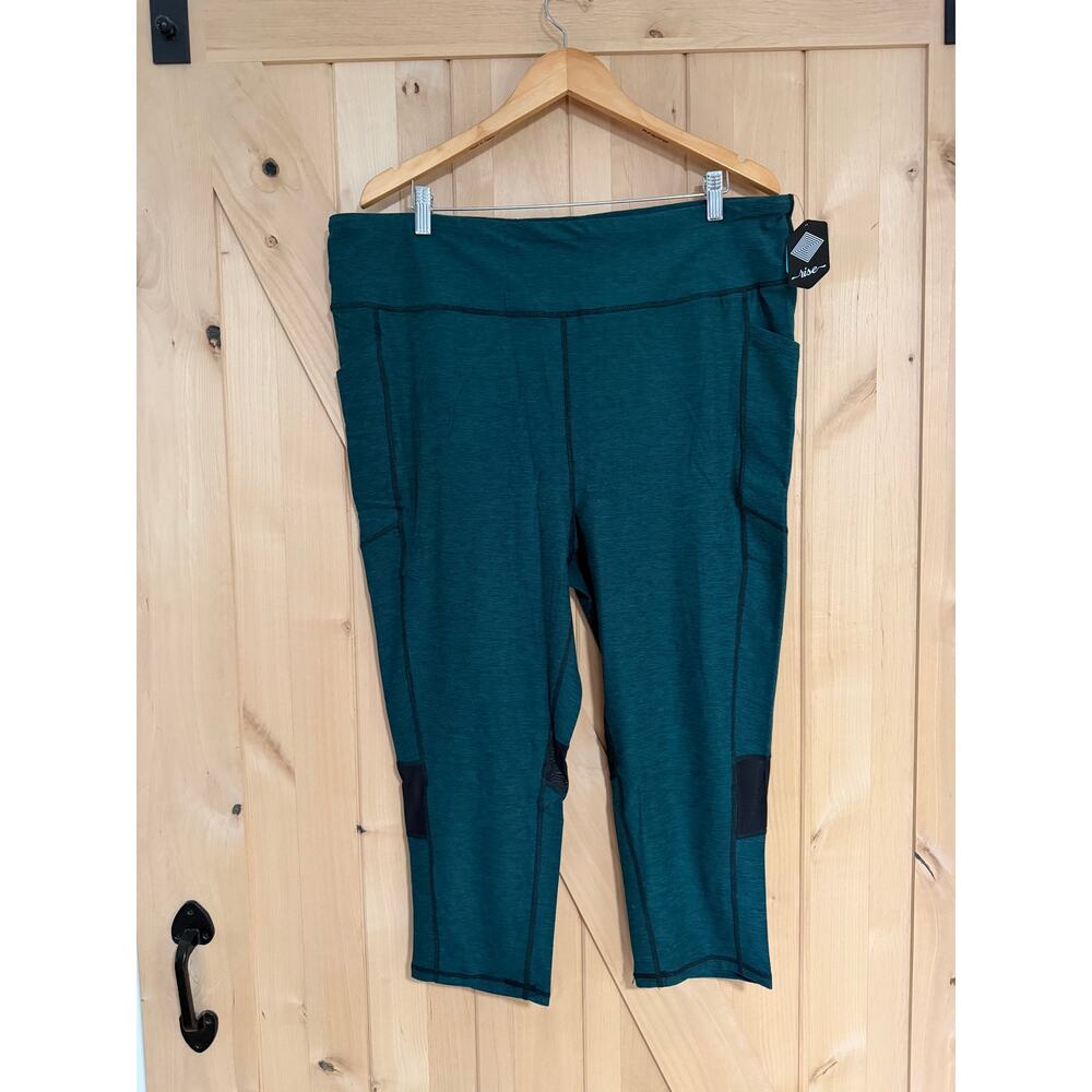 LulaRoe | NWT The Rise Fearless Teal Capri Leggings | Size 3X (24-25)
